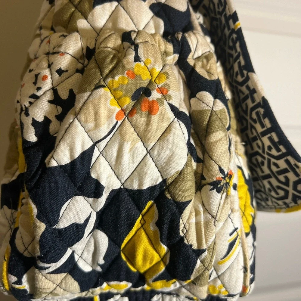 Vera Bradley Quilted Messenger Diaper Bag Tote‎ in Dogwood Print (Retired), NWOT